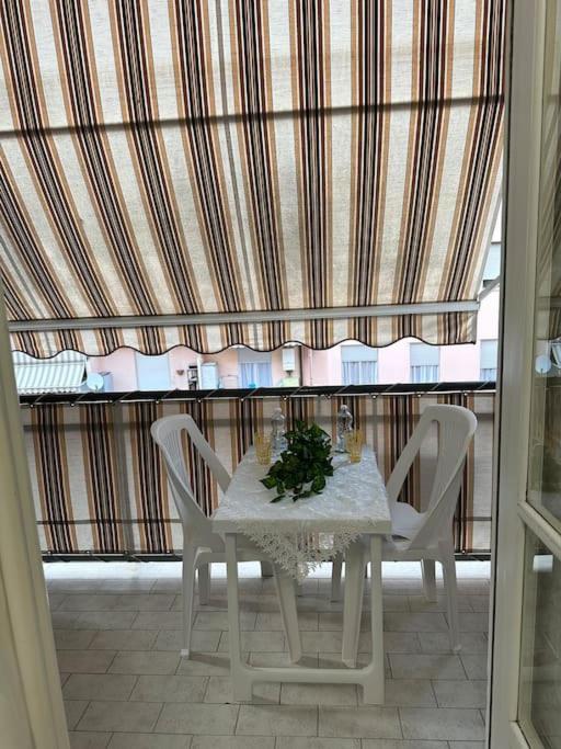 Casa Eleonora: A 5 Min Dal Mare + Free Parking Διαμέρισμα Βεντιμίλια Εξωτερικό φωτογραφία
