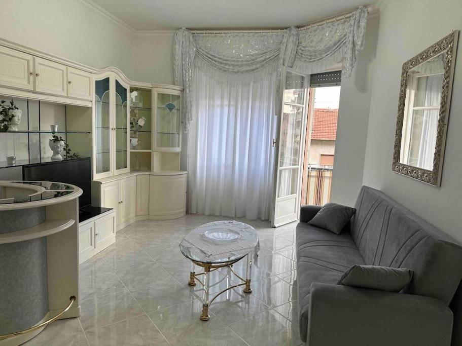 Casa Eleonora: A 5 Min Dal Mare + Free Parking Διαμέρισμα Βεντιμίλια Εξωτερικό φωτογραφία